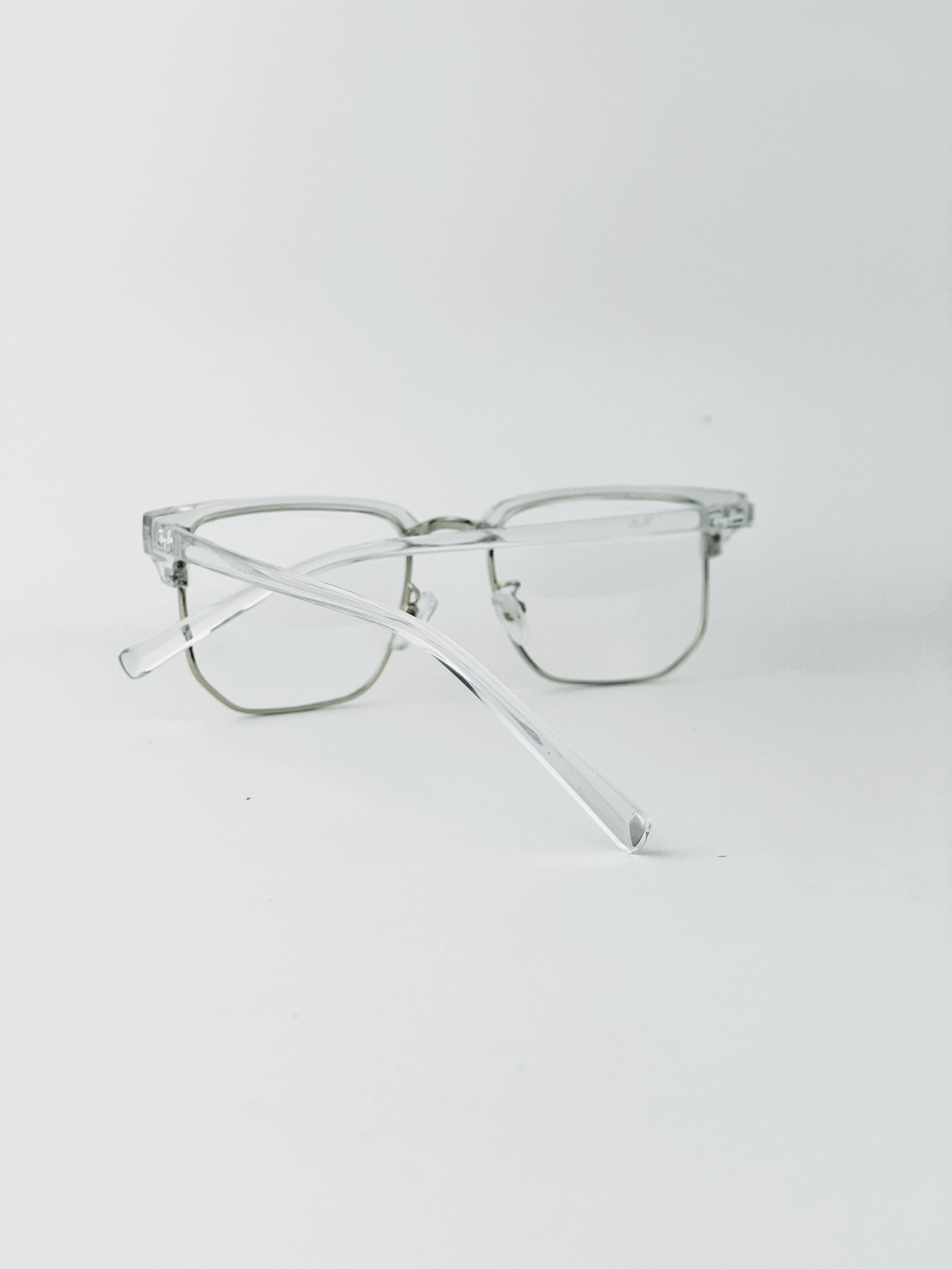 Nior White