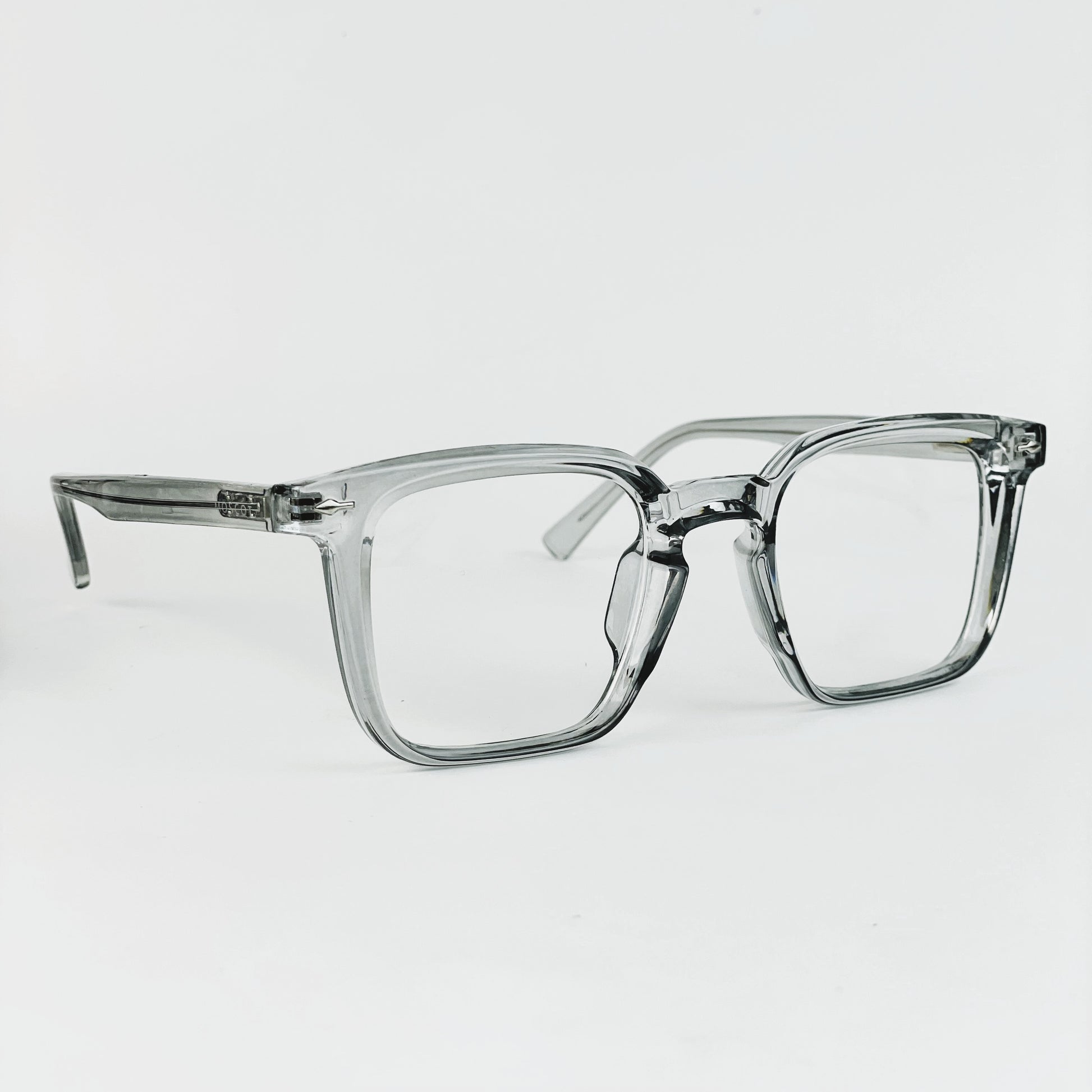 Daposi White