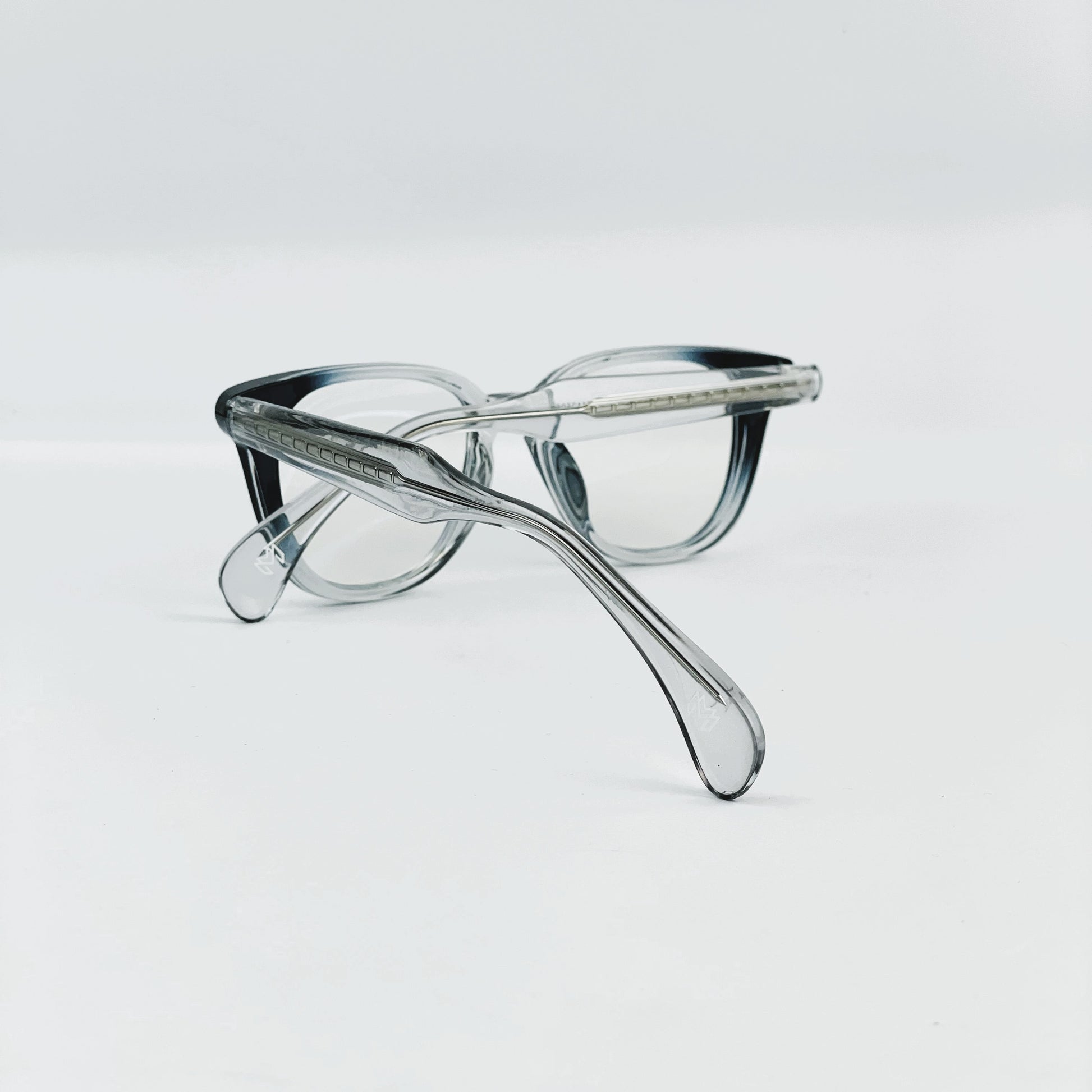 Avari Limited White
