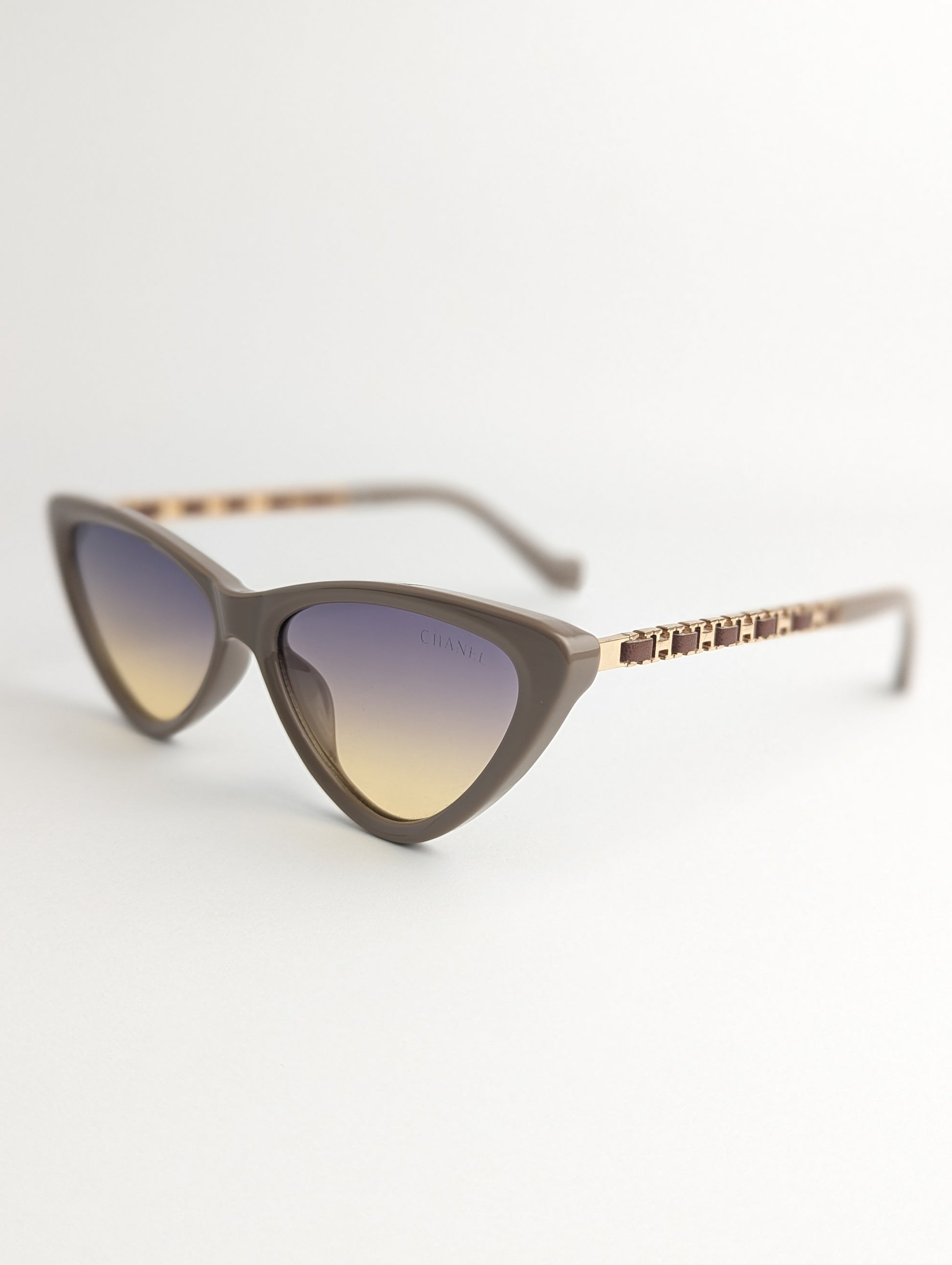 Noir Queen Limited Eddition