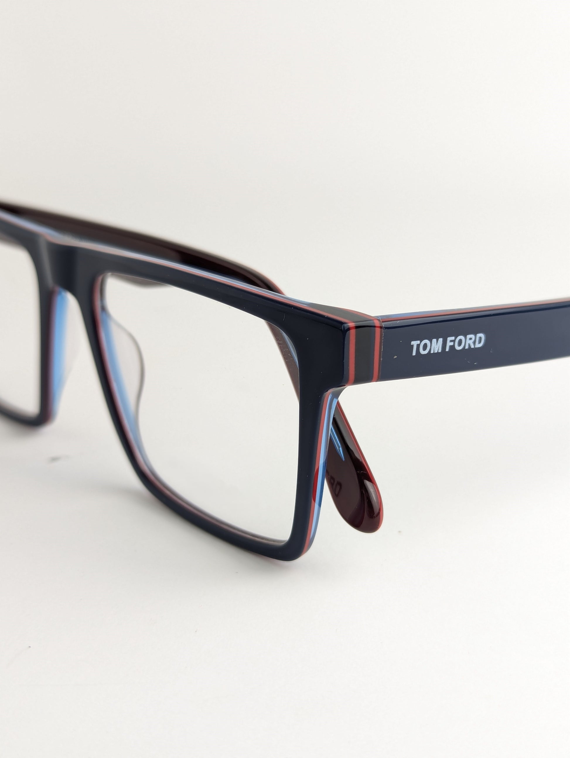 Caelux Red