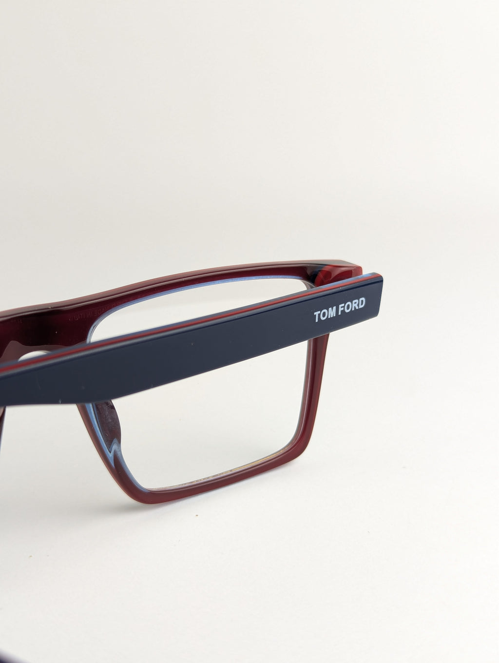 Caelux Red